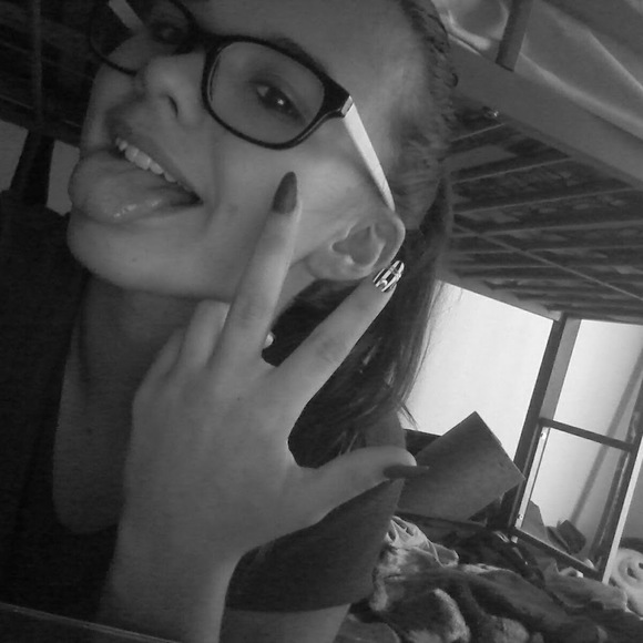 Hailey Sansoucie - Poshmark Profile Picture of Hailey Sansoucie (@hi_bish) on Poshmark