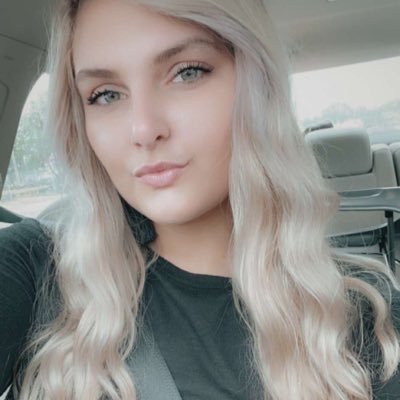 Profile Picture of Sarah Brock (@Searbearr55) on Twitter