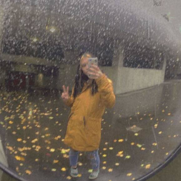 Profile Picture of Jade Lambert (@jade_lambert) on Poshmark