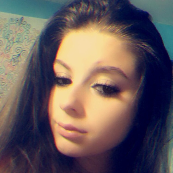 Profile Picture of Gianna Panciera (@giannapanciera) on Poshmark