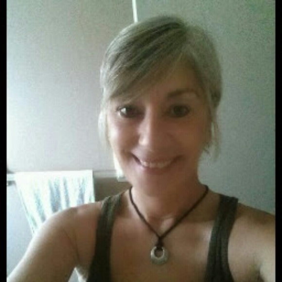 Profile Picture of Bj Billotte (@geeja) on Poshmark