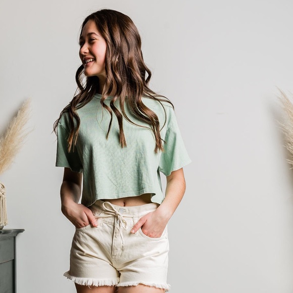 Profile Picture of Laura Cresap (@lauracresap) on Poshmark
