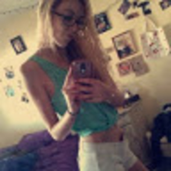 Profile Picture of Kaylee Gelsinger (@kgelsinger3) on Poshmark