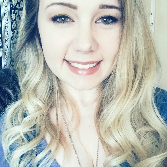 Profile Picture of Meagan Nethery (@meagan_alexa) on Poshmark