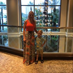 Profile Picture of Kelly VanOast (@coffeebean25) on Pinterest