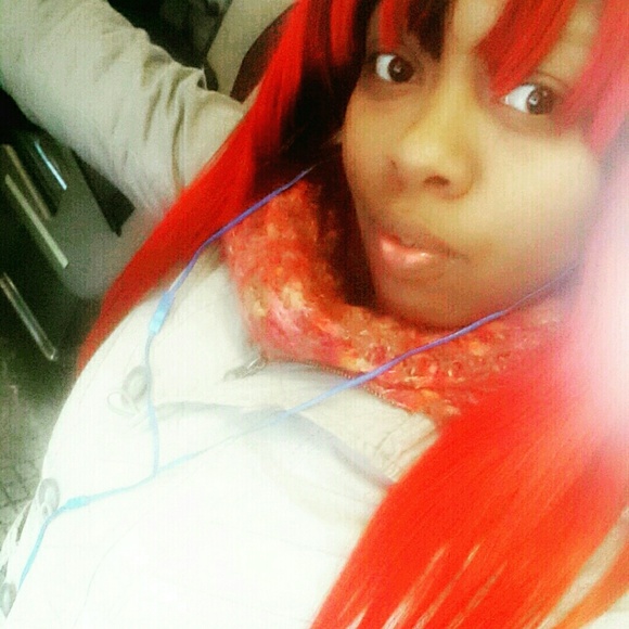 Profile Picture of Shannon Foster (@smiley2781) on Poshmark