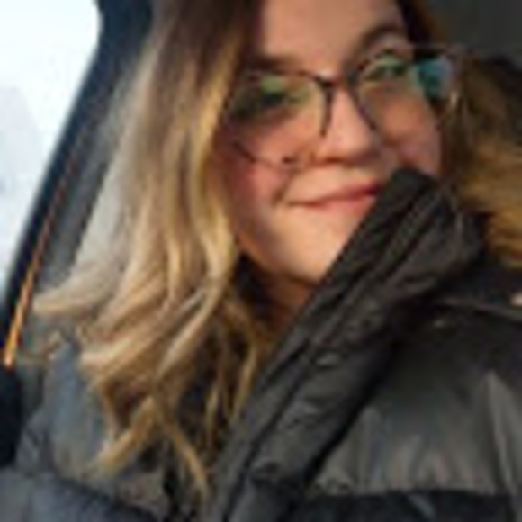 Natalia Pankiewicz - Poshmark Profile Picture of Natalia Pankiewicz (@npankiewicz) on Poshmark