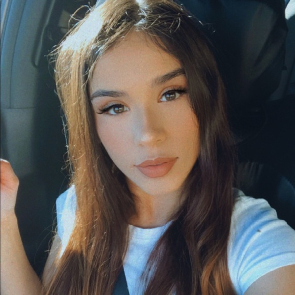 Profile Picture of Marisol Mariscal (@marisolmariscal) on Poshmark