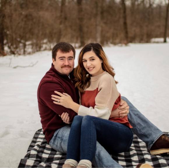 Felicia Battistelli - Poshmark Profile Picture of Felicia Battistelli (@fbattistelli) on Poshmark