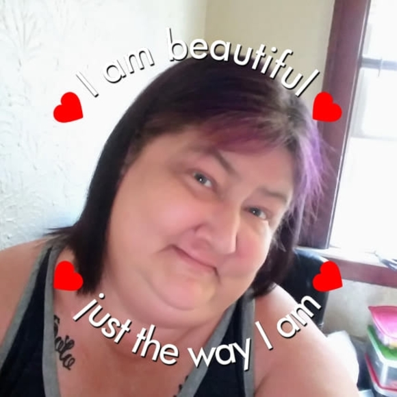 Laura Daniels-smith - Poshmark Profile Picture of Laura Daniels-smith (@cordakynn51) on Poshmark