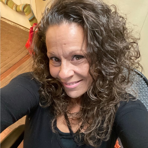 Profile Picture of Kim Kania (@angel480752513) on Poshmark