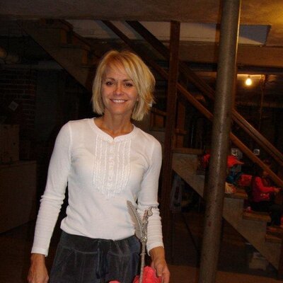 Profile Picture of Rachel Clapp (@RachelJ8989) on Twitter