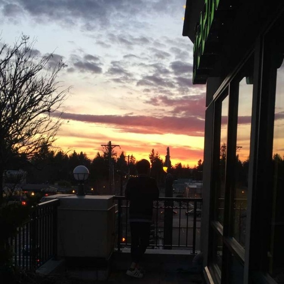 Profile Picture of Patrick Kim (@lemonsqueeze12) on Poshmark