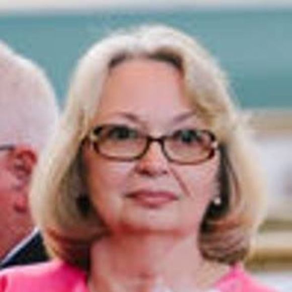 Profile Picture of Jeanette Robinson (@ljhr125) on Poshmark