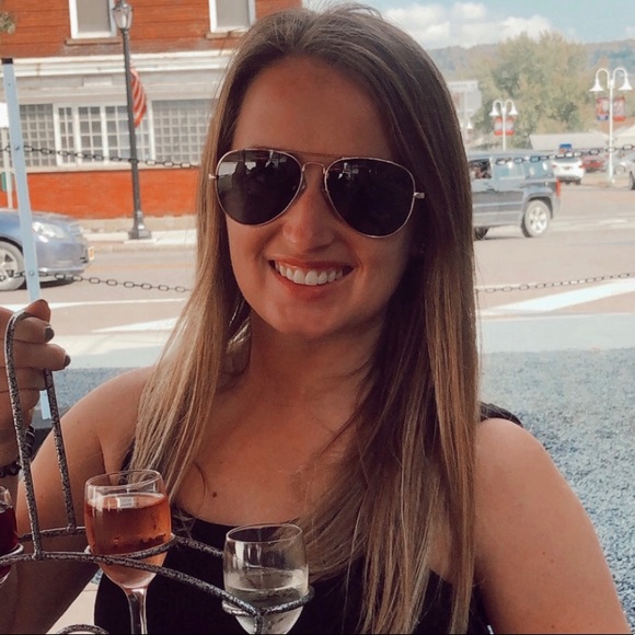 Profile Picture of Kaitlyn Slowik (@kait64) on Poshmark