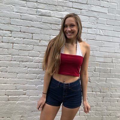 Profile Picture of Molly Klein (@mollyklein01) on Twitter