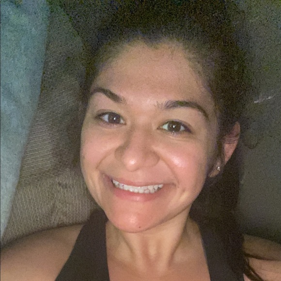 Profile Picture of Annemarie Telleri (@atelleri11) on Poshmark