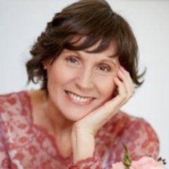 Profile Picture of Julie Mann (@julesinbalance) on Twitter