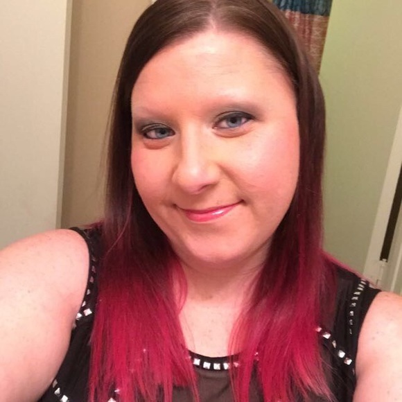 Profile Picture of Brittany Nerren (@nerrenbritt) on Poshmark