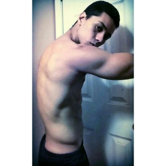 Profile Picture of Carlos Acero jr (@cacerojr) on Poshmark