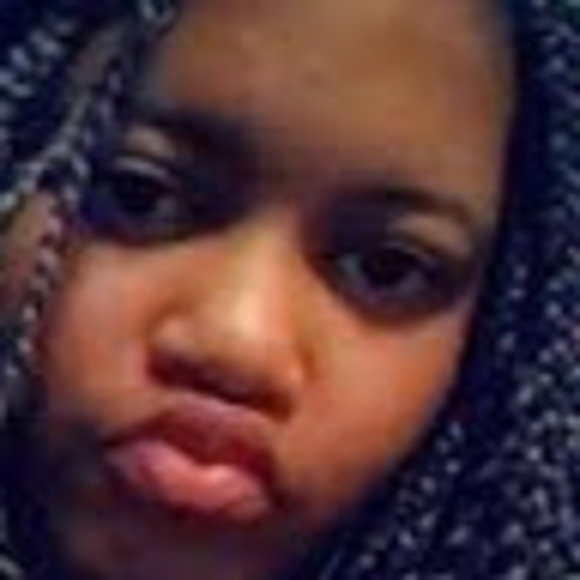 Profile Picture of Markeyana Jones (@markeyanaj16) on Poshmark
