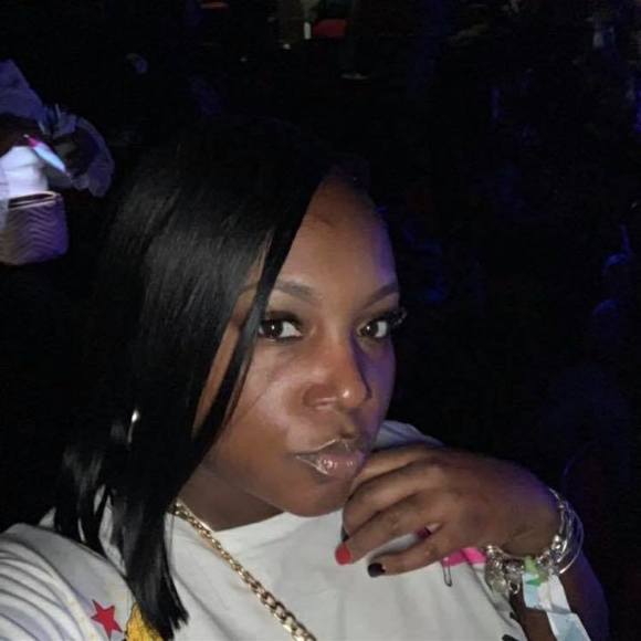 Profile Picture of Tiffany Wicker (@tiff_cashme) on Poshmark