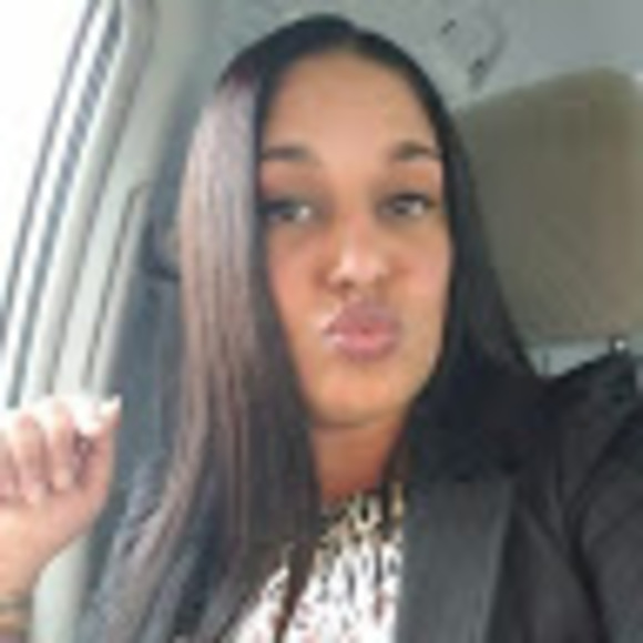 Profile Picture of Andrea Bass (@ladybass1985) on Poshmark