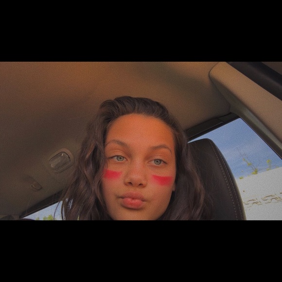 Profile Picture of Julia Reichlein (@julia_paige2) on Poshmark