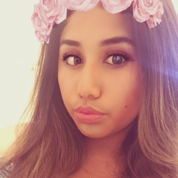 Profile Picture of Joseline Lopez (@joseline_98) on Poshmark