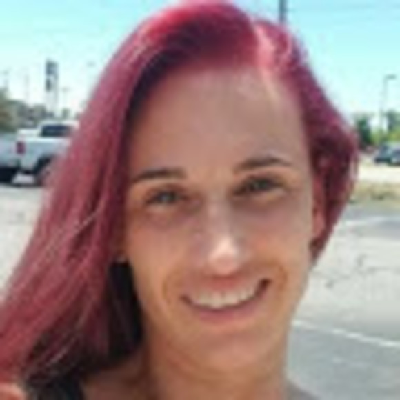 Profile Picture of Lisa Rudisill beeler (@rudisill1977) on Poshmark