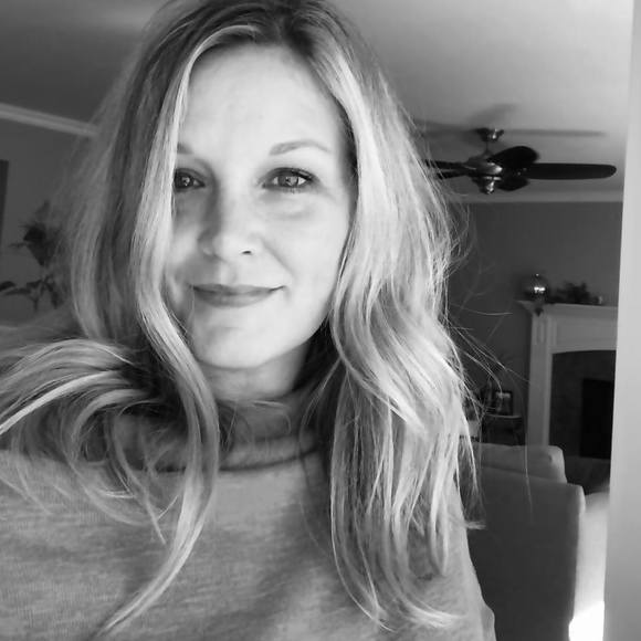 Profile Picture of Cybil Griffin (@cybilgriffin) on Poshmark