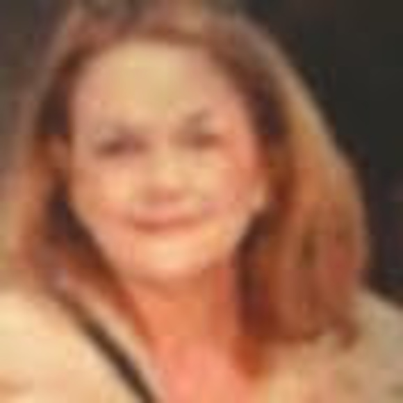 Profile Picture of Lacey michelle Powers (@laceympowers) on Poshmark