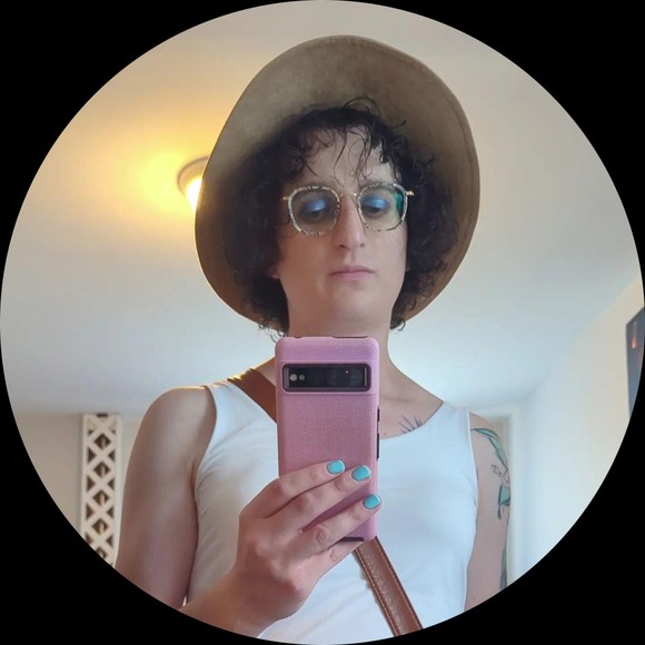 Profile Picture of Lara Kelley (@sayonara_lara) on Poshmark