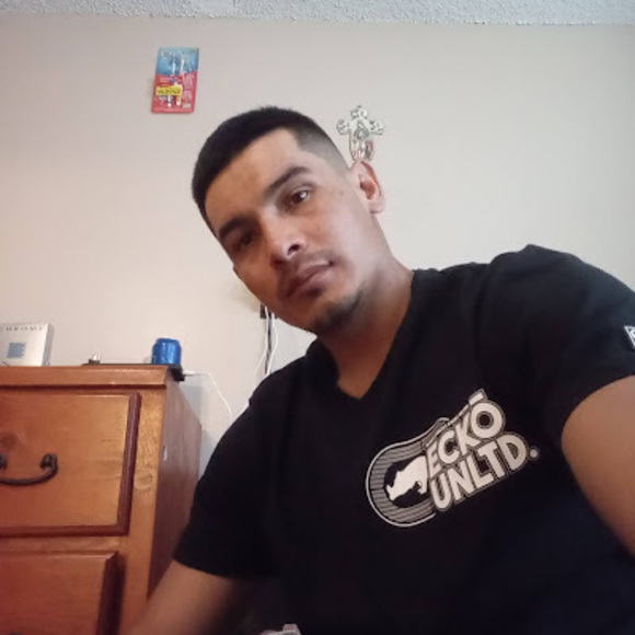 Profile Picture of Omar Botello (@omarbotello527) on Poshmark