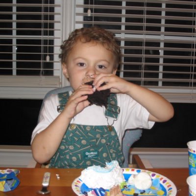 Profile Picture of Michael Bunting (@michaelb10is) on Twitter