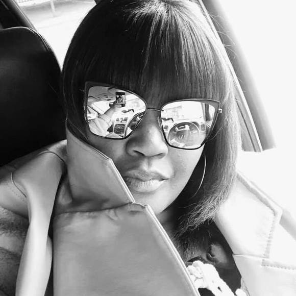 Profile Picture of Robin Barnes (@robin_barnes) on Poshmark