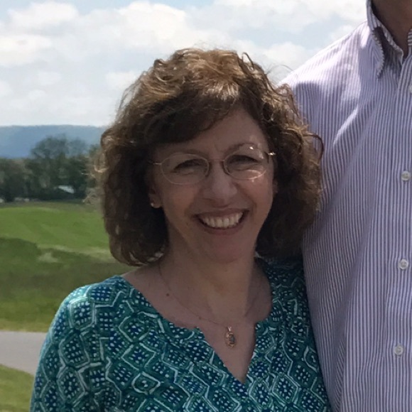 Profile Picture of Kristen Polaski (@kristen_closet) on Poshmark