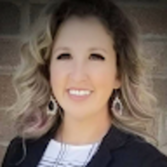 Profile Picture of Christie Junge (@christiejunge) on Poshmark