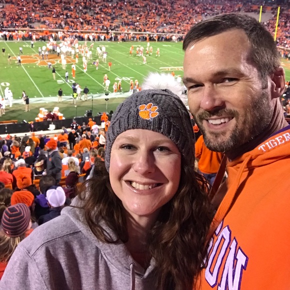 Profile Picture of Tara Baab (@tbaab09) on Poshmark