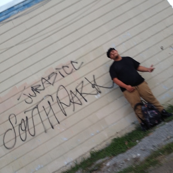 Profile Picture of Raymond Walls (@raylo713) on Poshmark