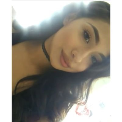 Profile Picture of Cynthia Fernandez (@herb_zz) on Twitter