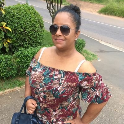 Profile Picture of Nola Morrison (@scarlettezn) on Twitter