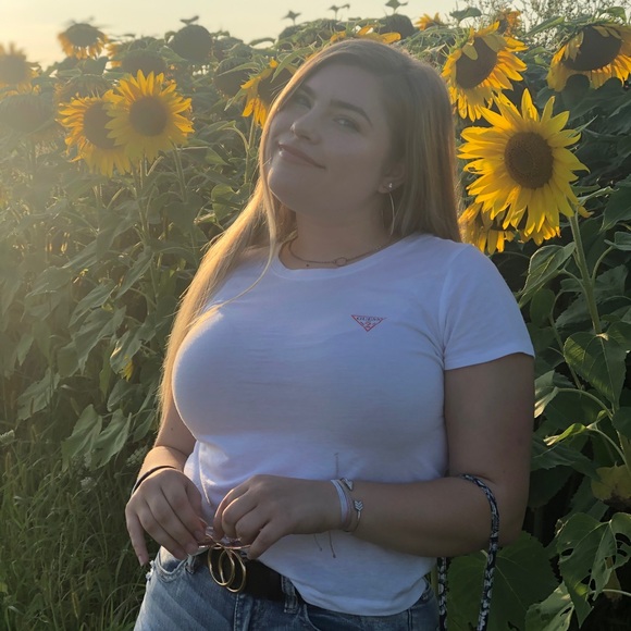 Profile Picture of Abi Birkel (@abibirkel) on Poshmark