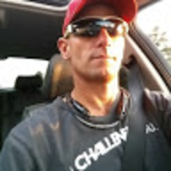 Profile Picture of Scott Foster (@scottfoster189) on Poshmark