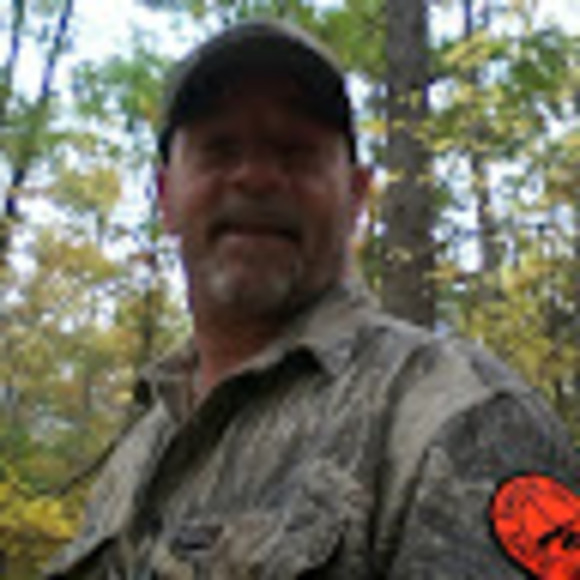 Profile Picture of Richard Bumpus (@richardbumpus) on Poshmark