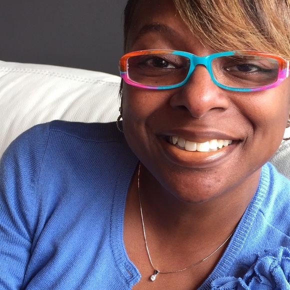 Profile Picture of Crystal Allen (@doopylou) on Poshmark