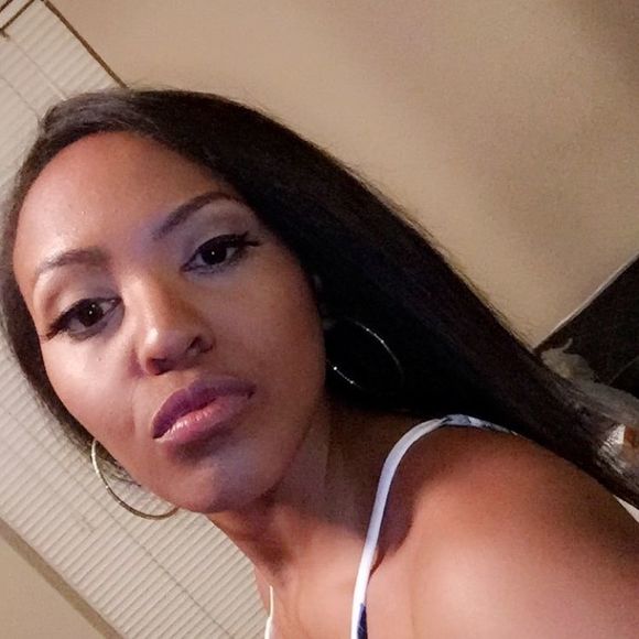 Profile Picture of Shanice Bailey (@shanicebey) on Poshmark