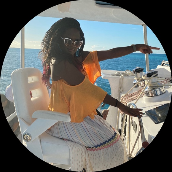 Erika Atkins - Poshmark Profile Picture of Erika Atkins (@ea85) on Poshmark