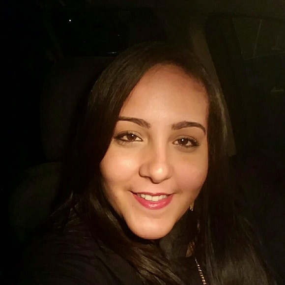 Profile Picture of Litzcelis Coreano (@litzcelis) on Poshmark