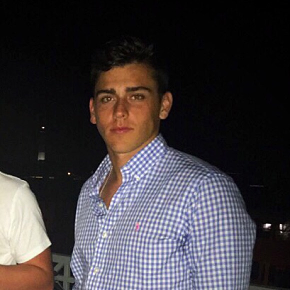 Profile Picture of David Neale (@dneale21) on Poshmark